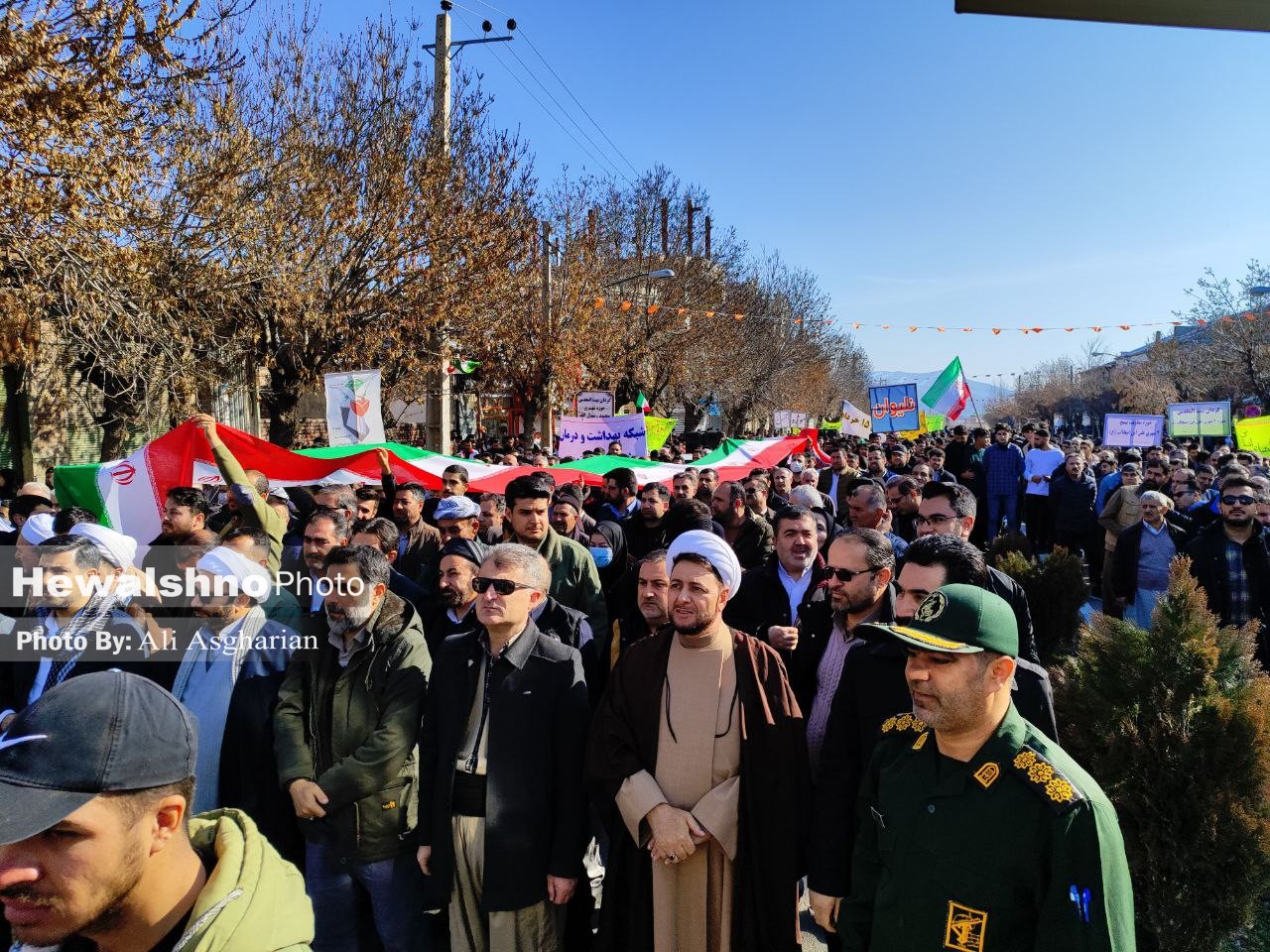 مردم اشنویه وفاداری خود به انقلاب را ثابت کردند